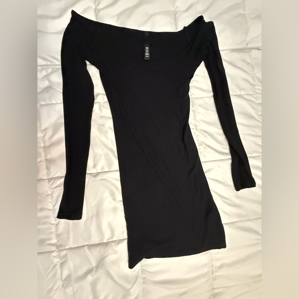SKIMS Elegant Black Long Sleeve Dress